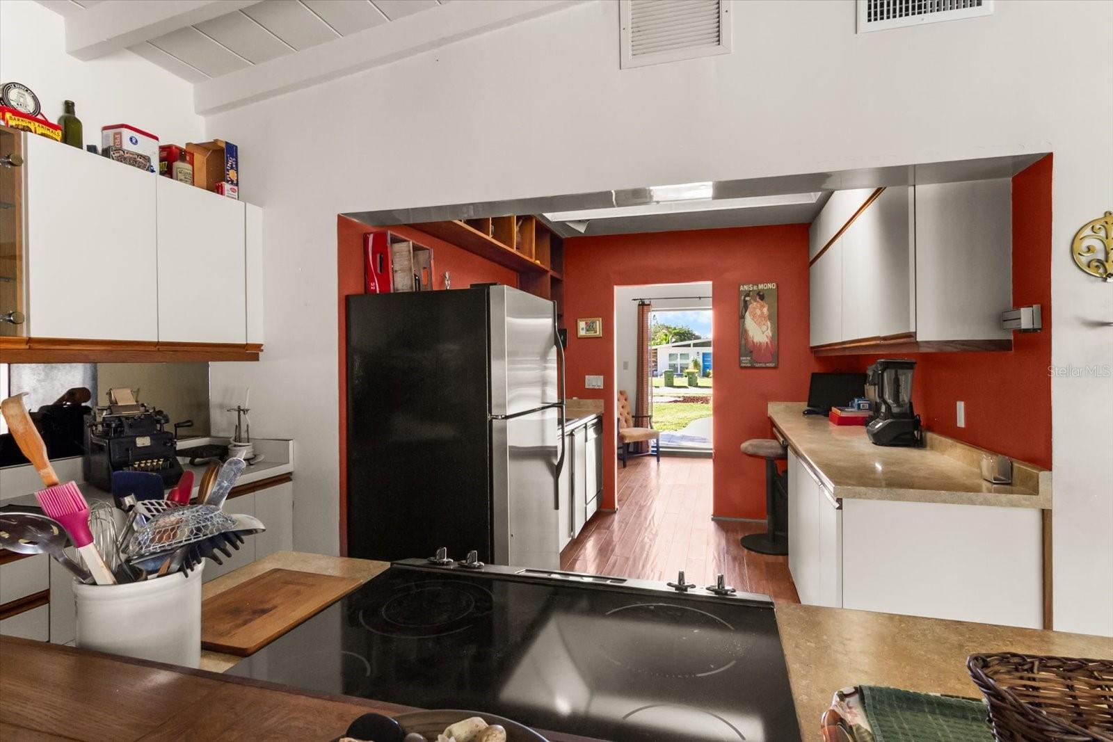 2921 Wood St Property Photo 12