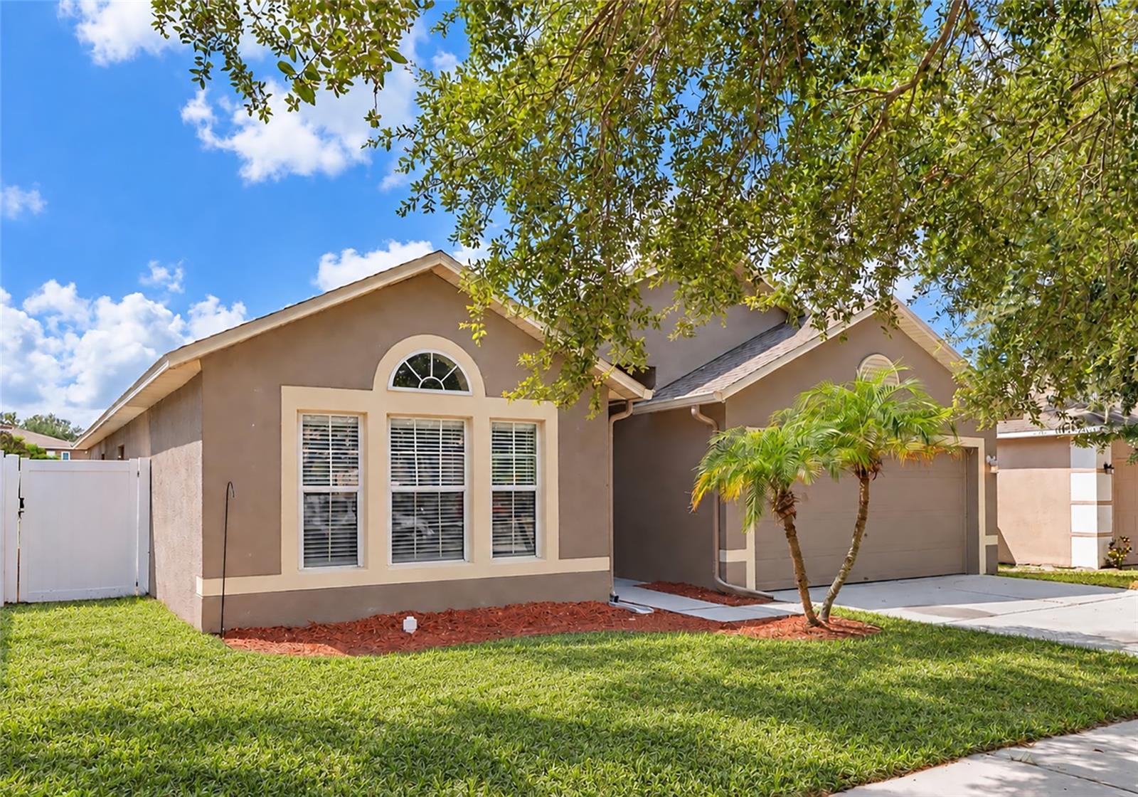 10919 BANYAN WOOD WAY Property Photo 1
