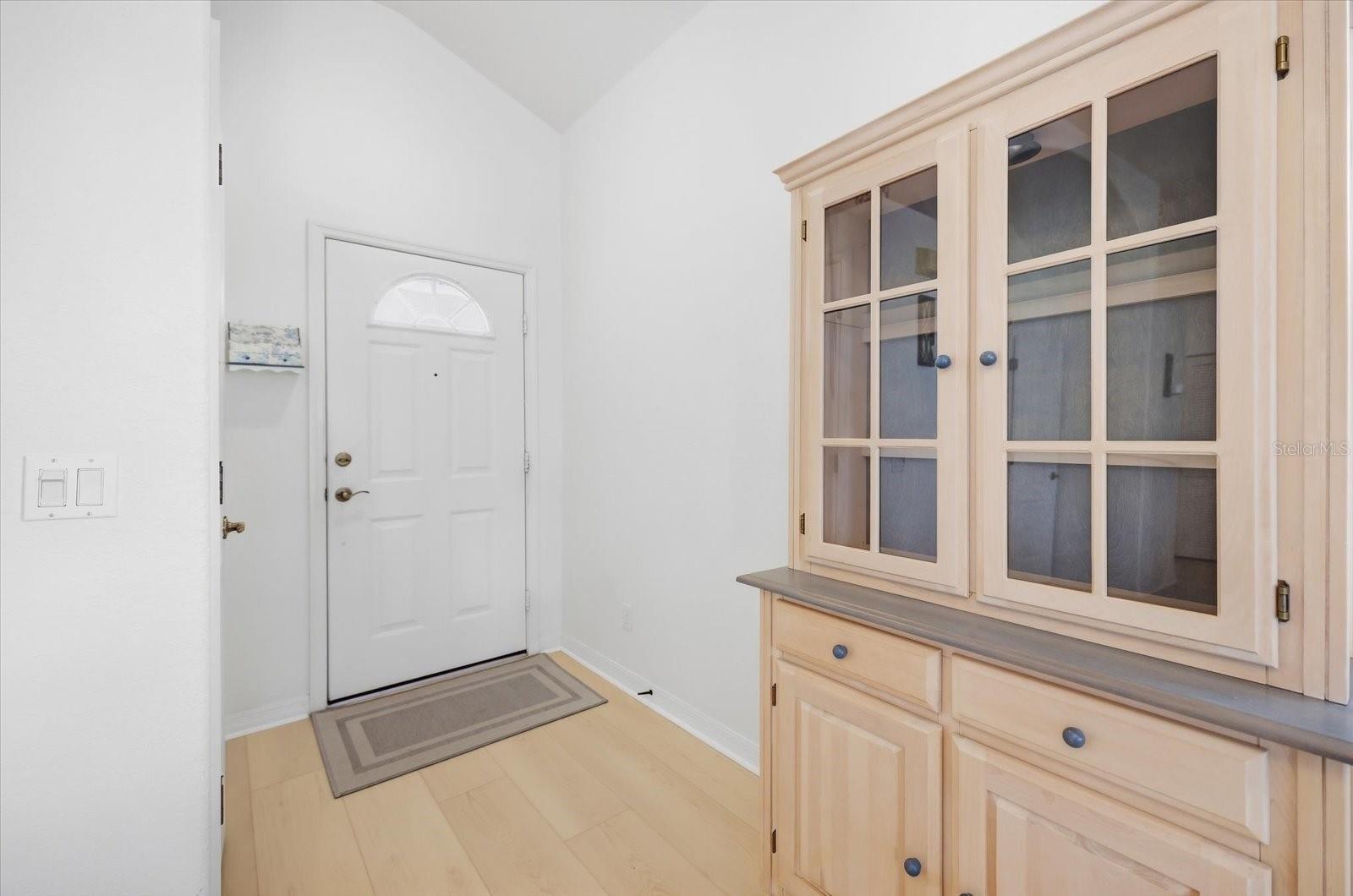 1273 Berkshire Cir Property Photo 6