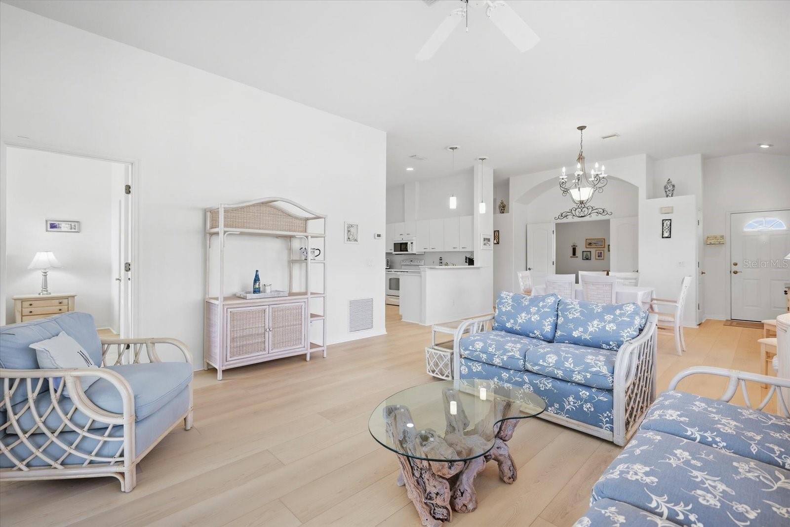 1273 Berkshire Cir Property Photo 8