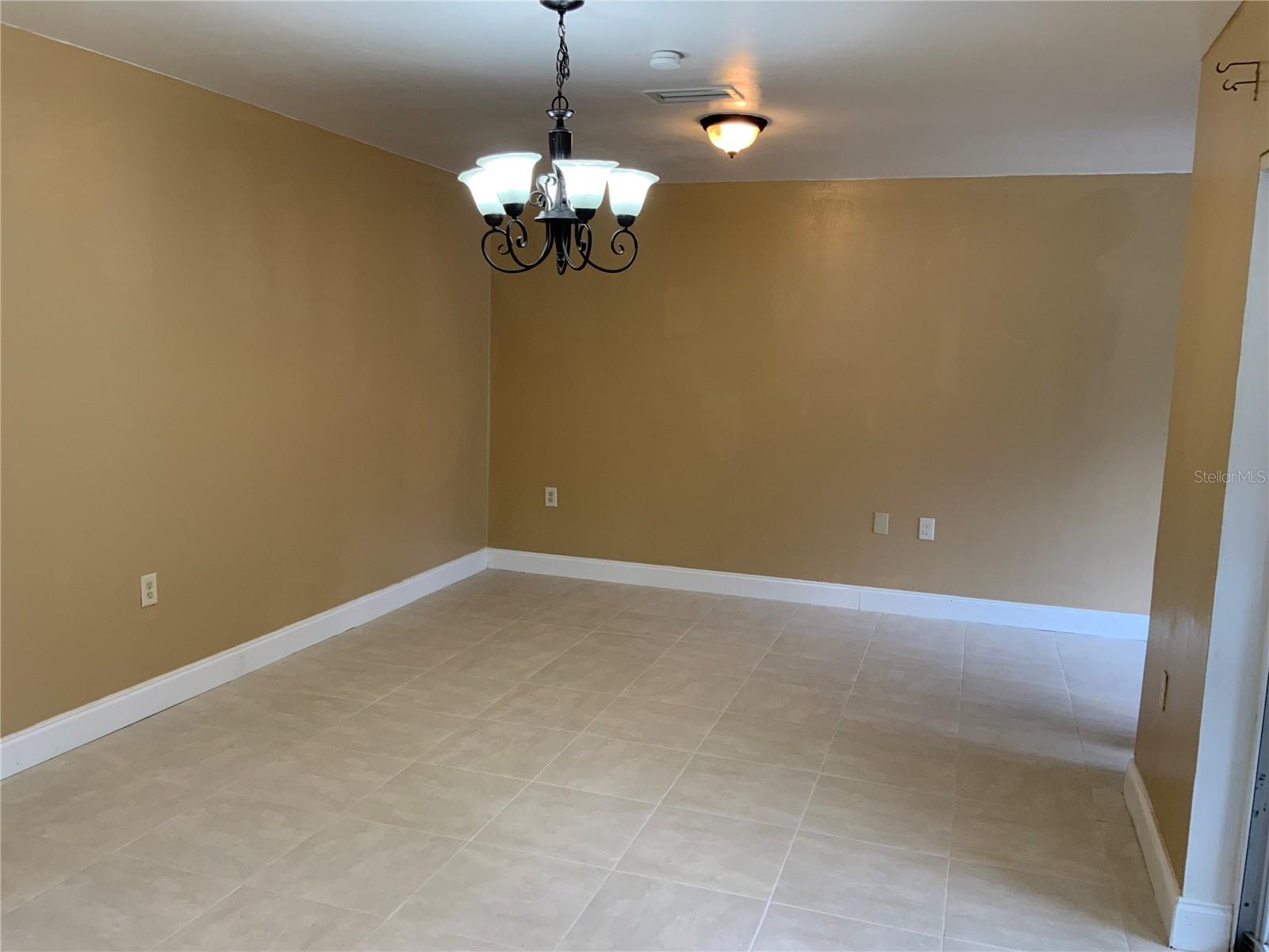 4011 Westminster Dr Property Photo 8