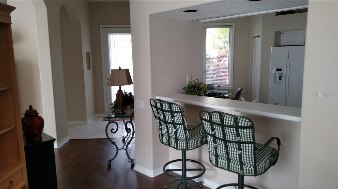 8718 53rd Ter E Property Photo 3
