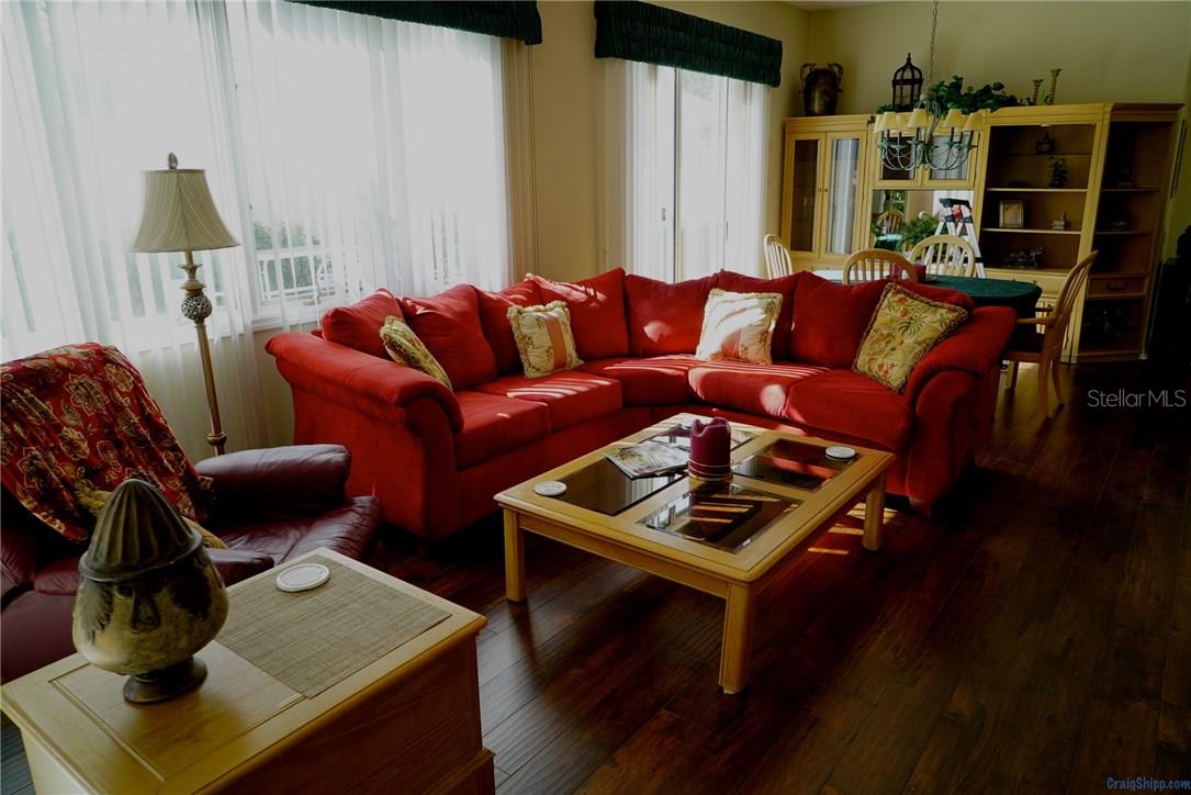 8718 53rd Ter E Property Photo 5