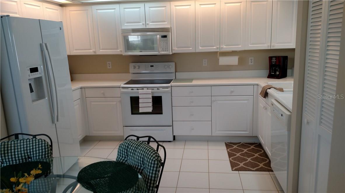 8718 53rd Ter E Property Photo 7