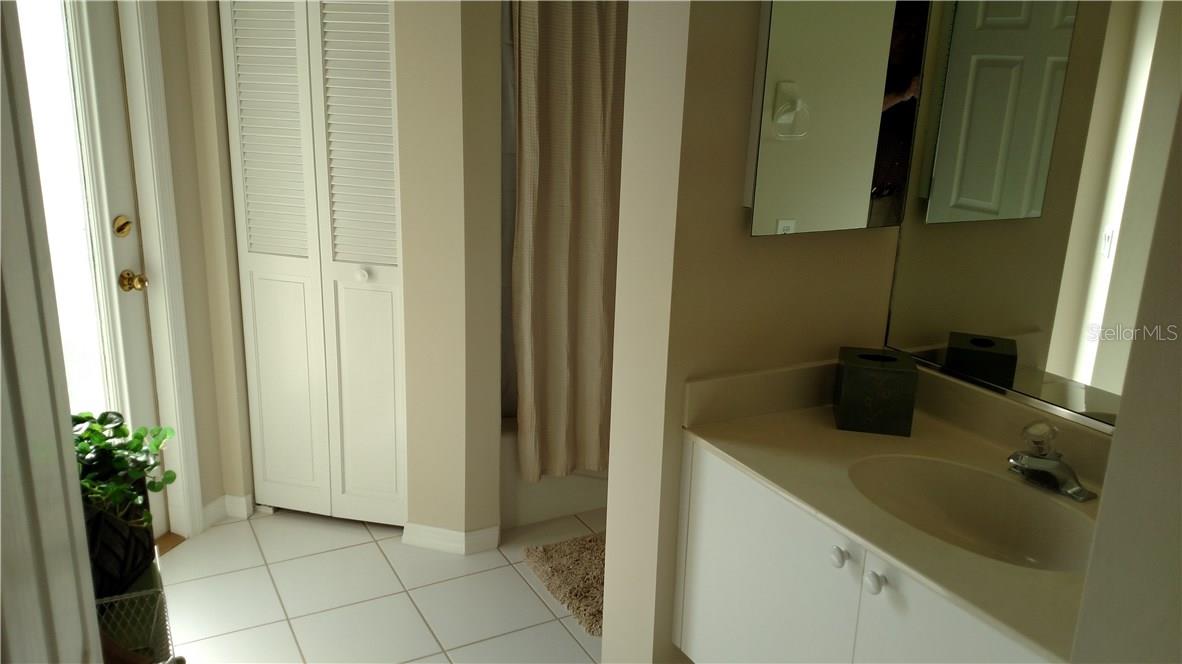 8718 53rd Ter E Property Photo 14