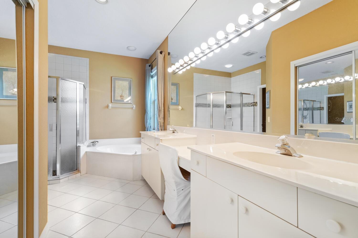 4374 Mirabella Cir Property Photo 28