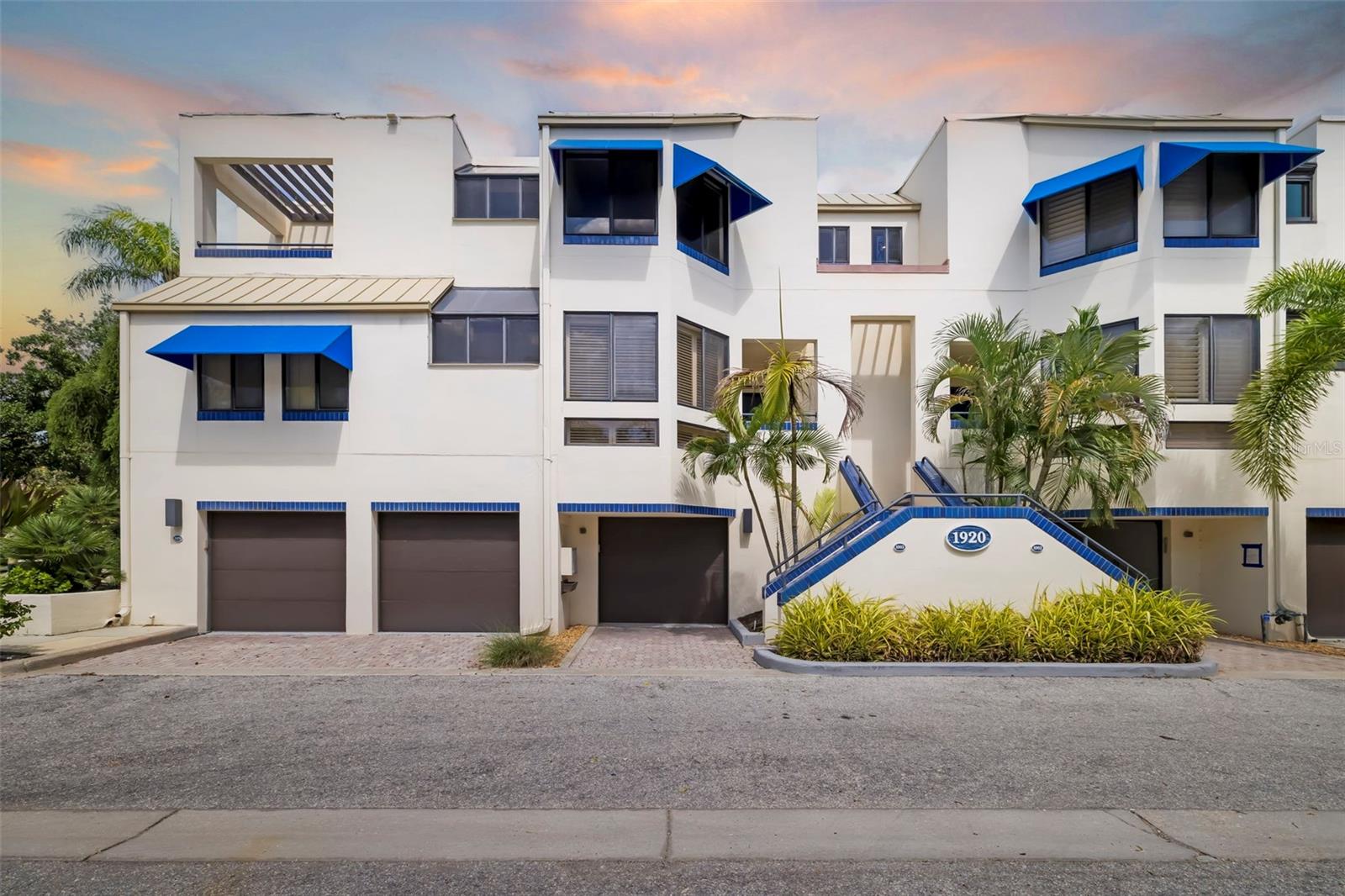 1920 HARBOURSIDE DR #1003 Property Photo 1