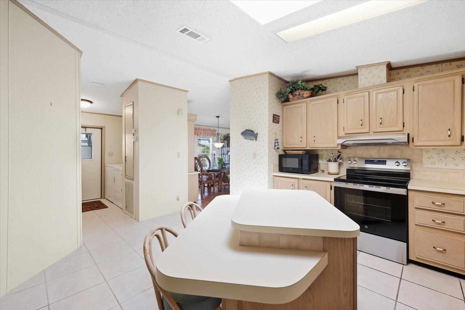 609 Iglesia Dr Property Photo 5