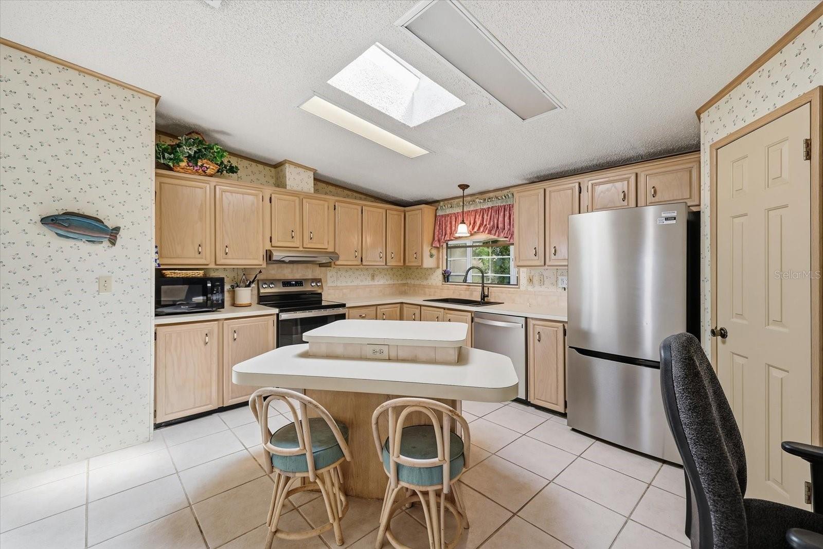 609 Iglesia Dr Property Photo 7