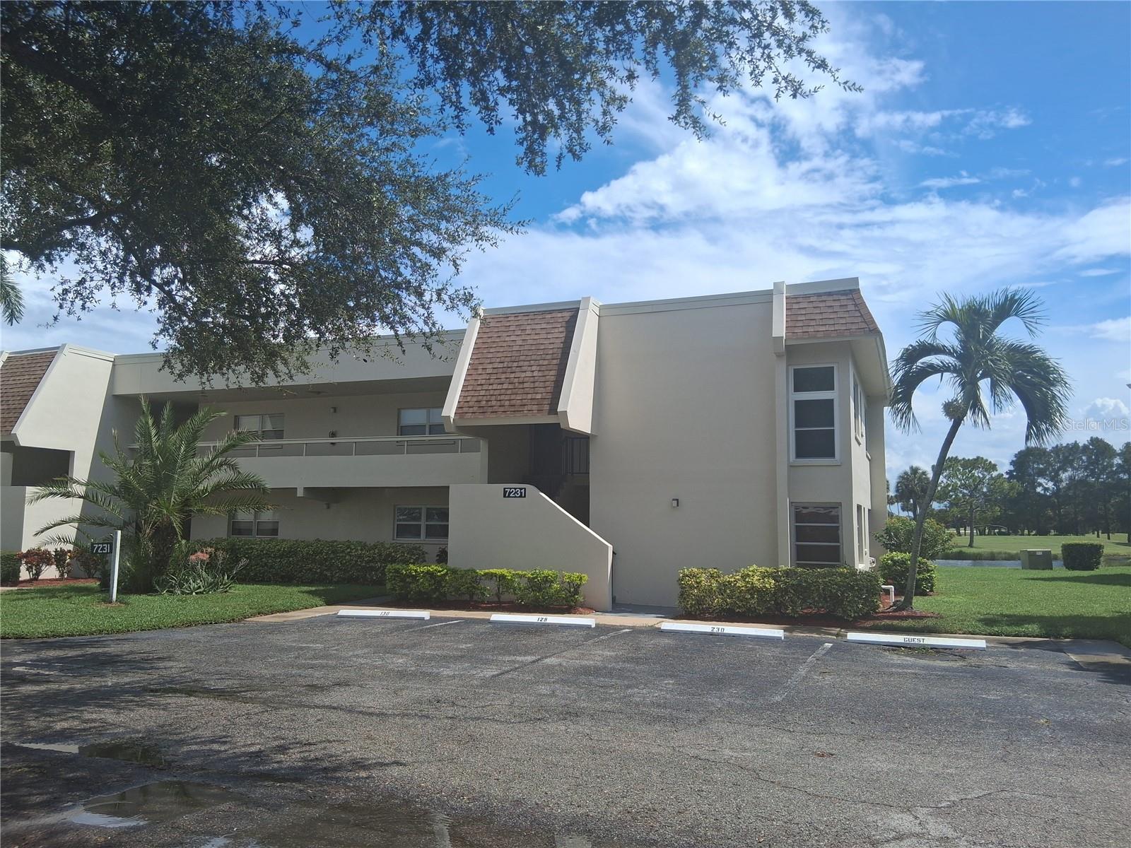 7231 W Country Club Dr N #130 Property Photo 2