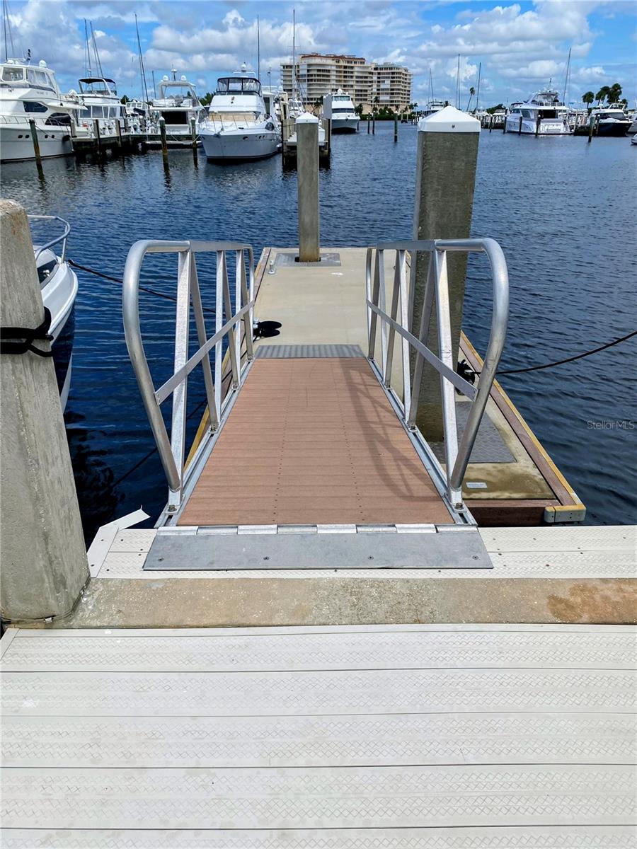 2800 Harbourside Dr #e-21 Property Photo 1
