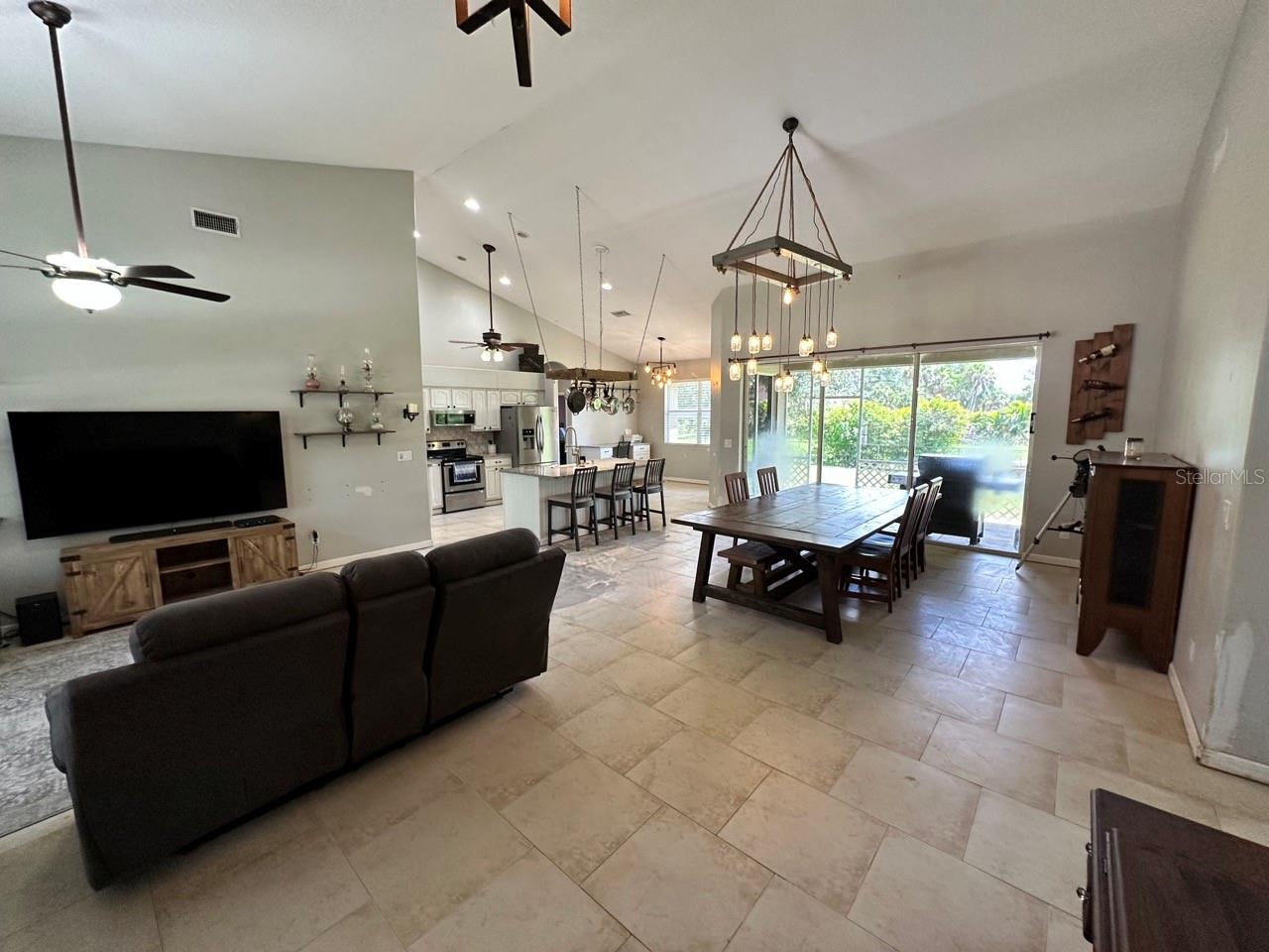 4288 Lobelia St Property Photo 3