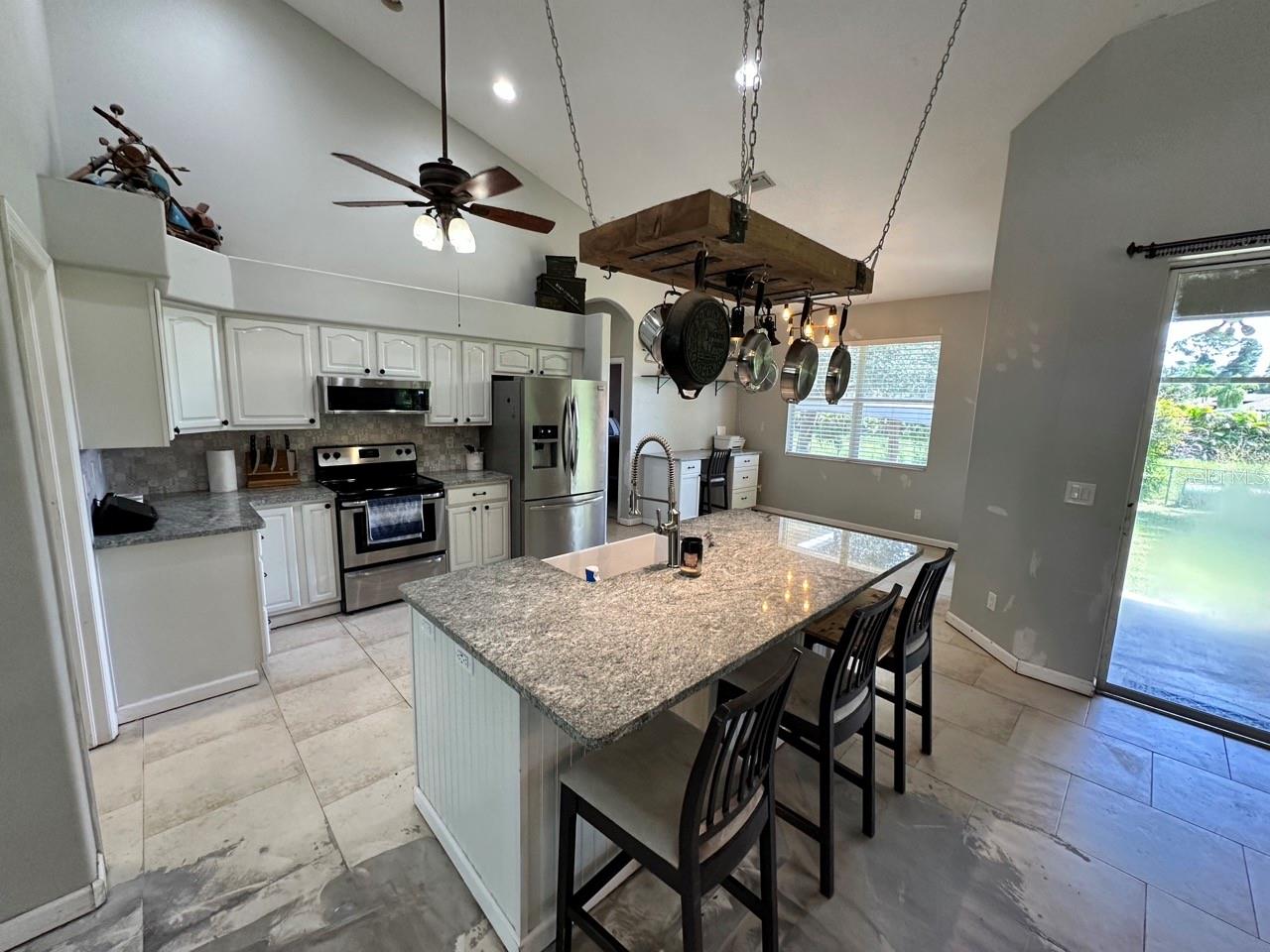 4288 Lobelia St Property Photo 8