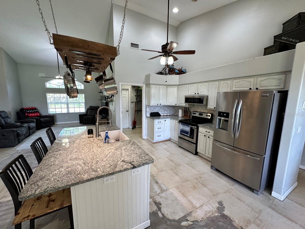 4288 Lobelia St Property Photo 9