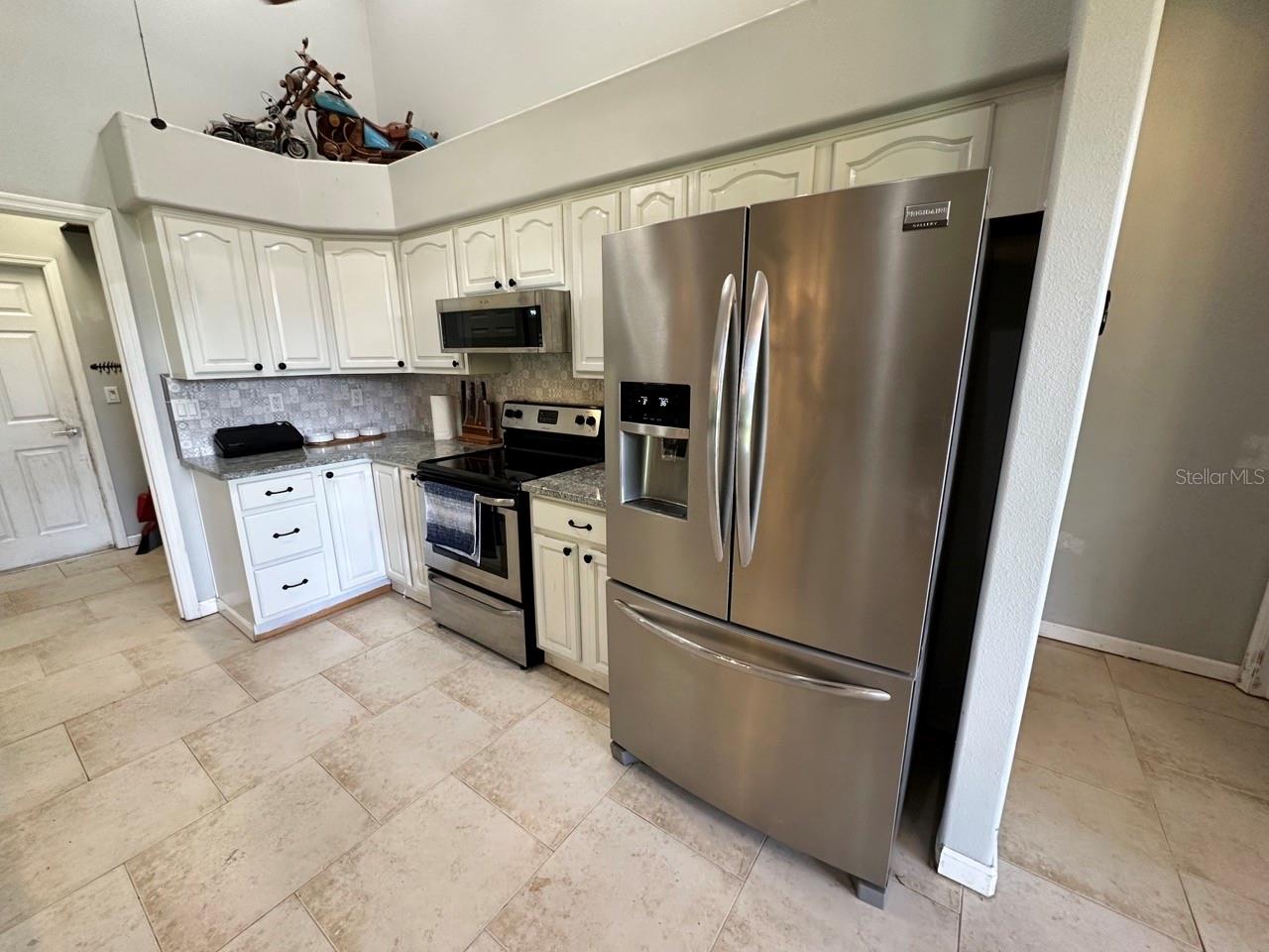 4288 Lobelia St Property Photo 10