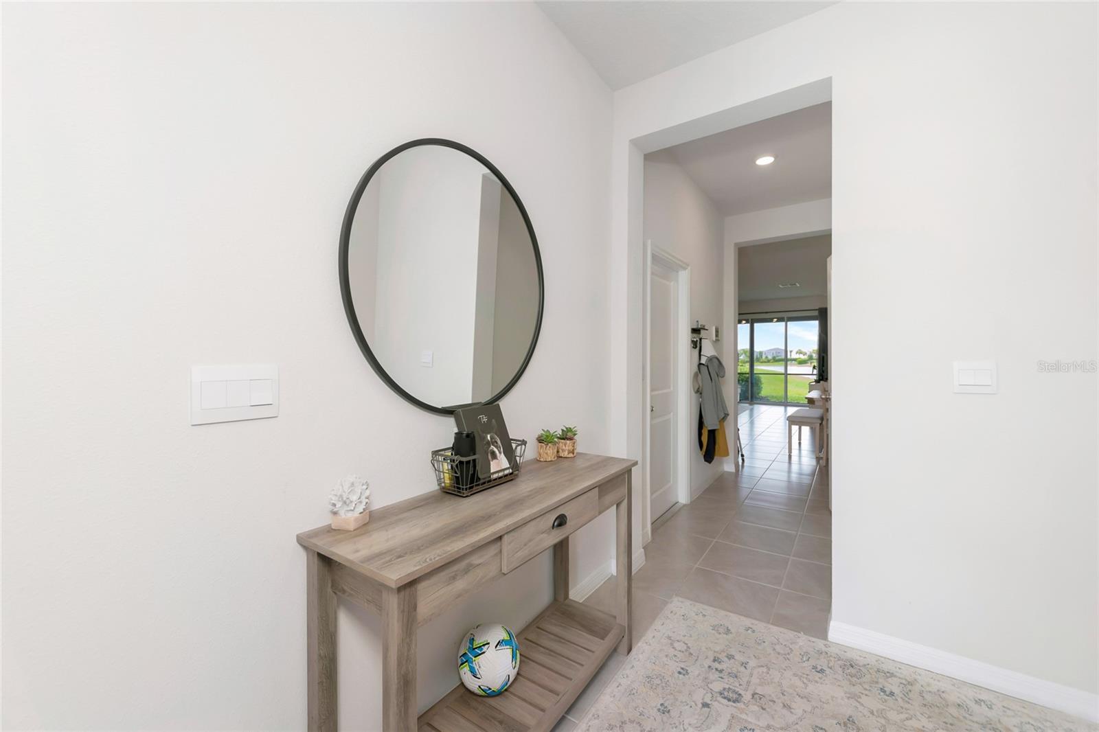 17645 Crescent Moon Loop Property Photo 3
