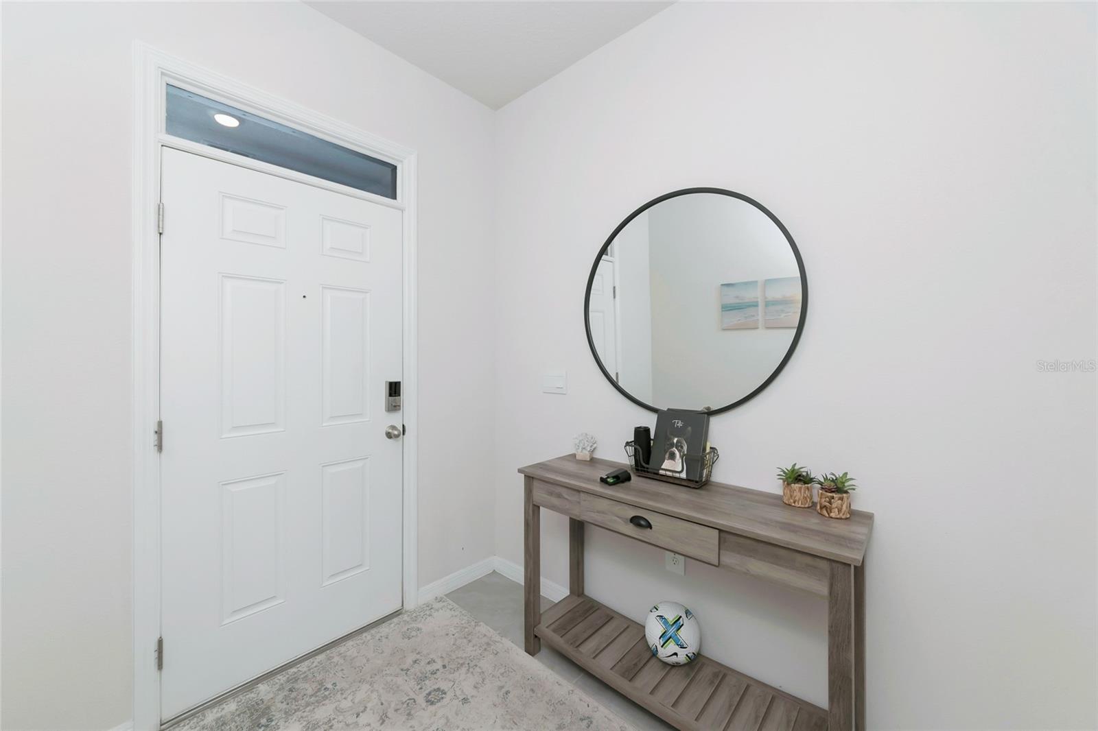 17645 Crescent Moon Loop Property Photo 4