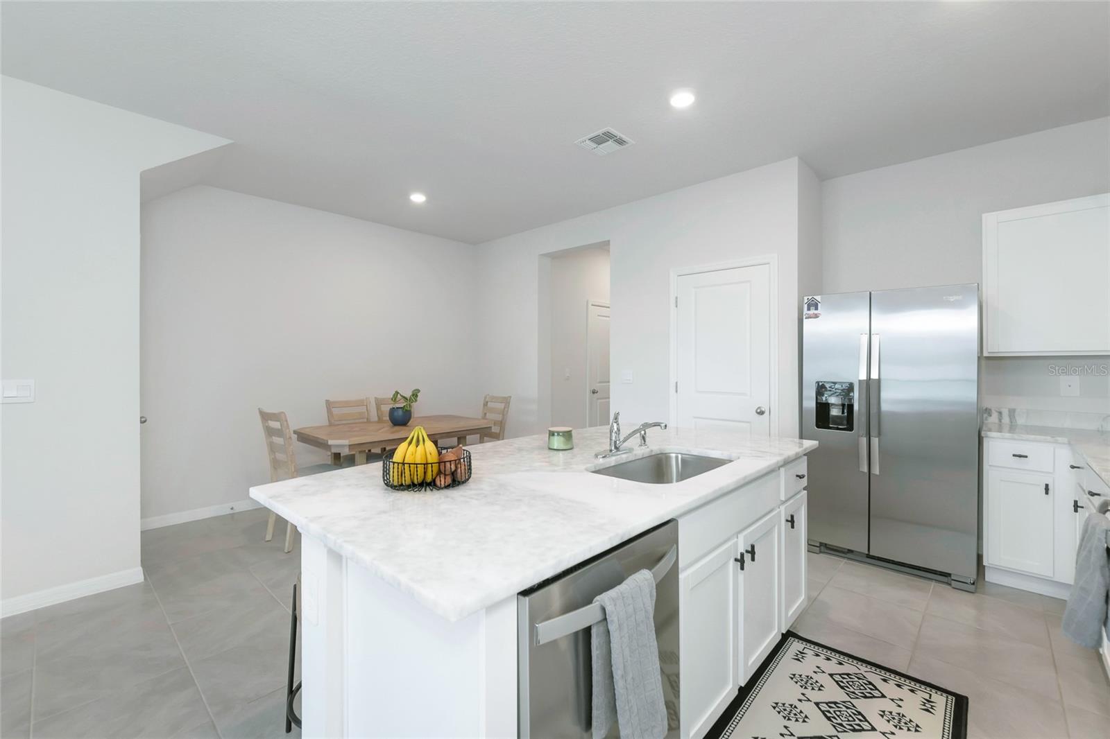 17645 Crescent Moon Loop Property Photo 10