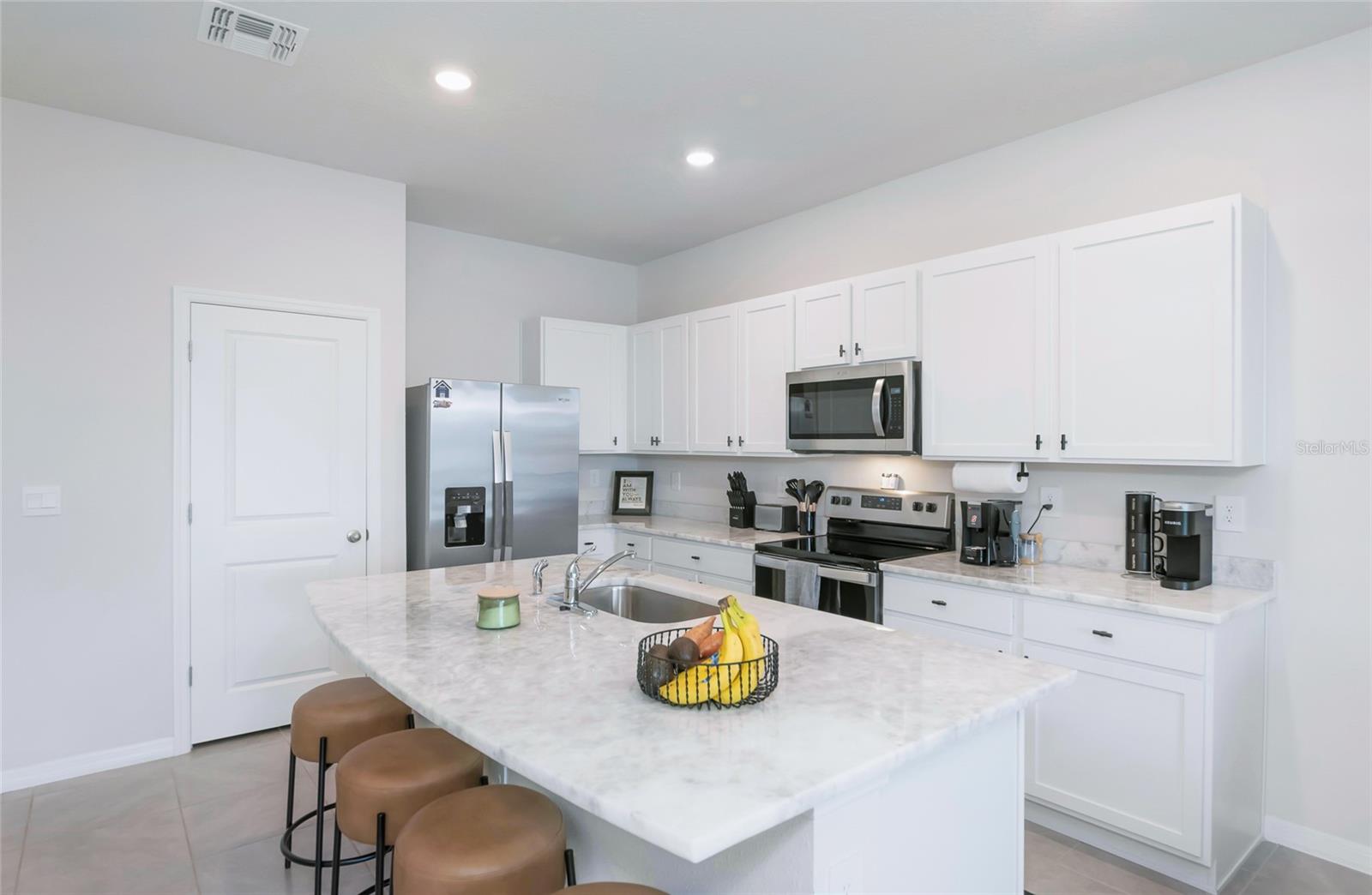 17645 Crescent Moon Loop Property Photo 13