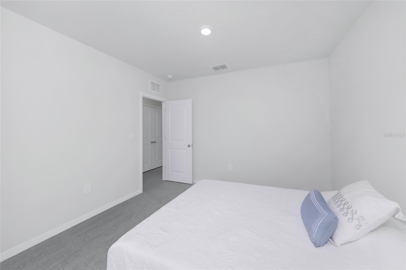 17645 Crescent Moon Loop Property Photo 24