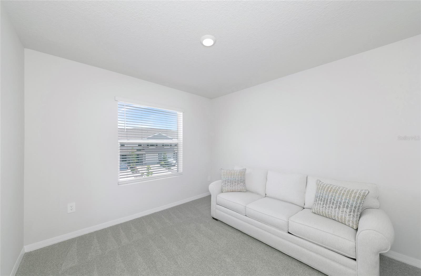 17645 Crescent Moon Loop Property Photo 25