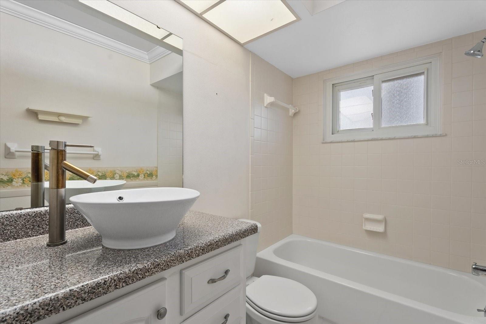 1507 N Knollwood Dr Property Photo 5