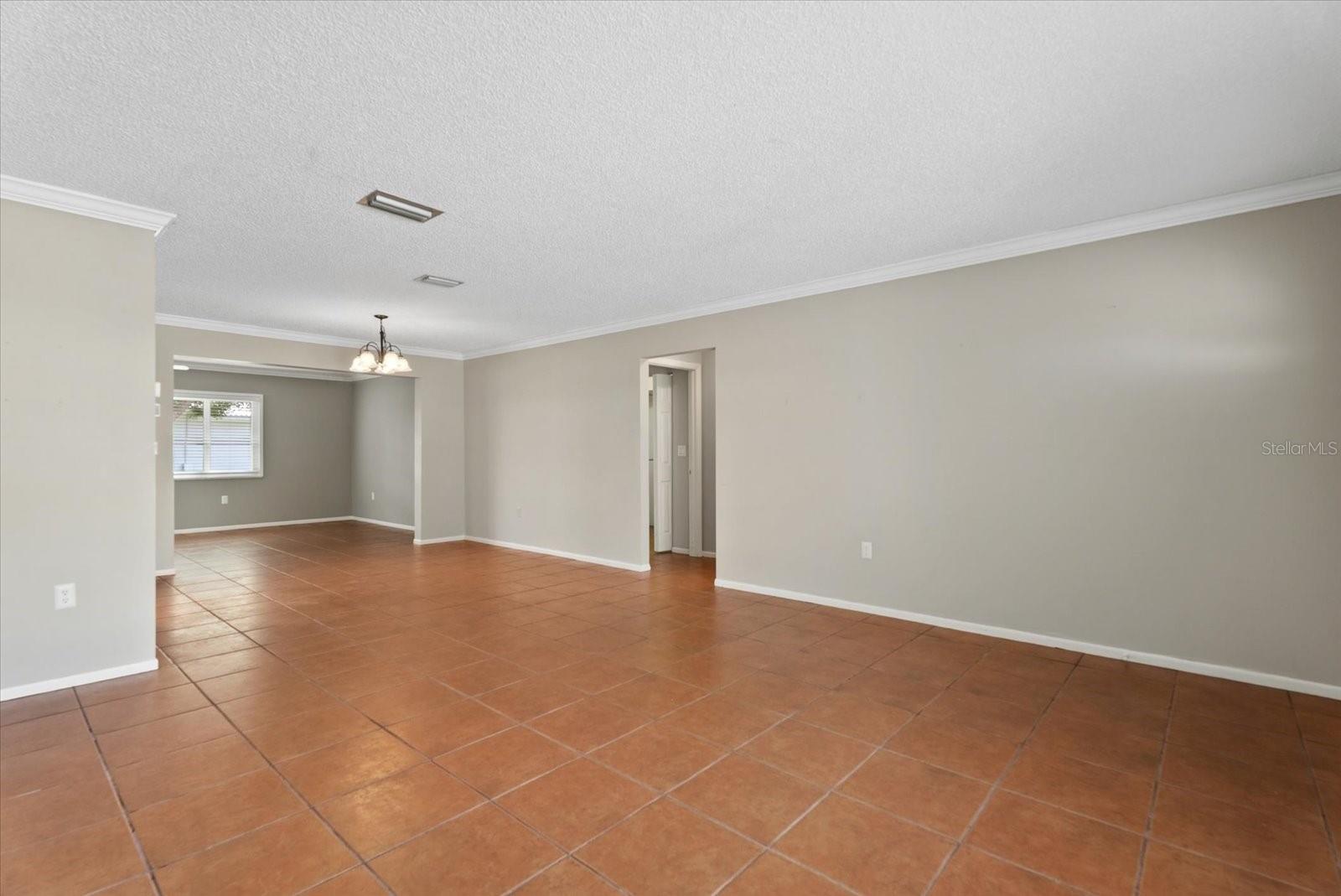 1507 N Knollwood Dr Property Photo 12