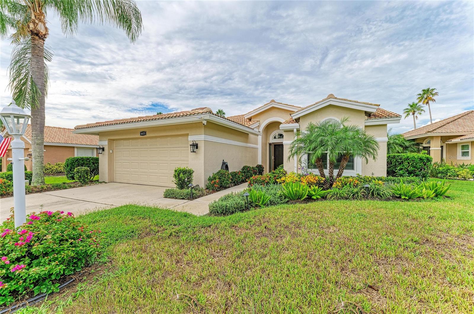 6635 Oakbrooke Cir Property Photo 4