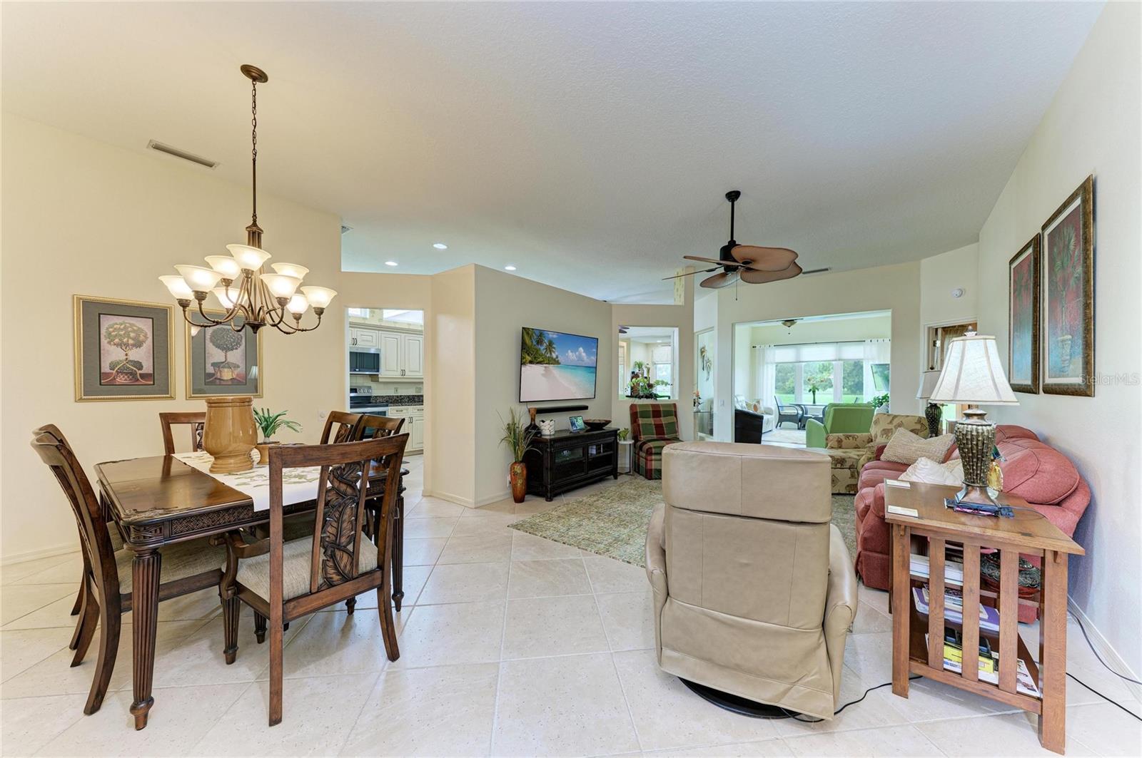 6635 Oakbrooke Cir Property Photo 5