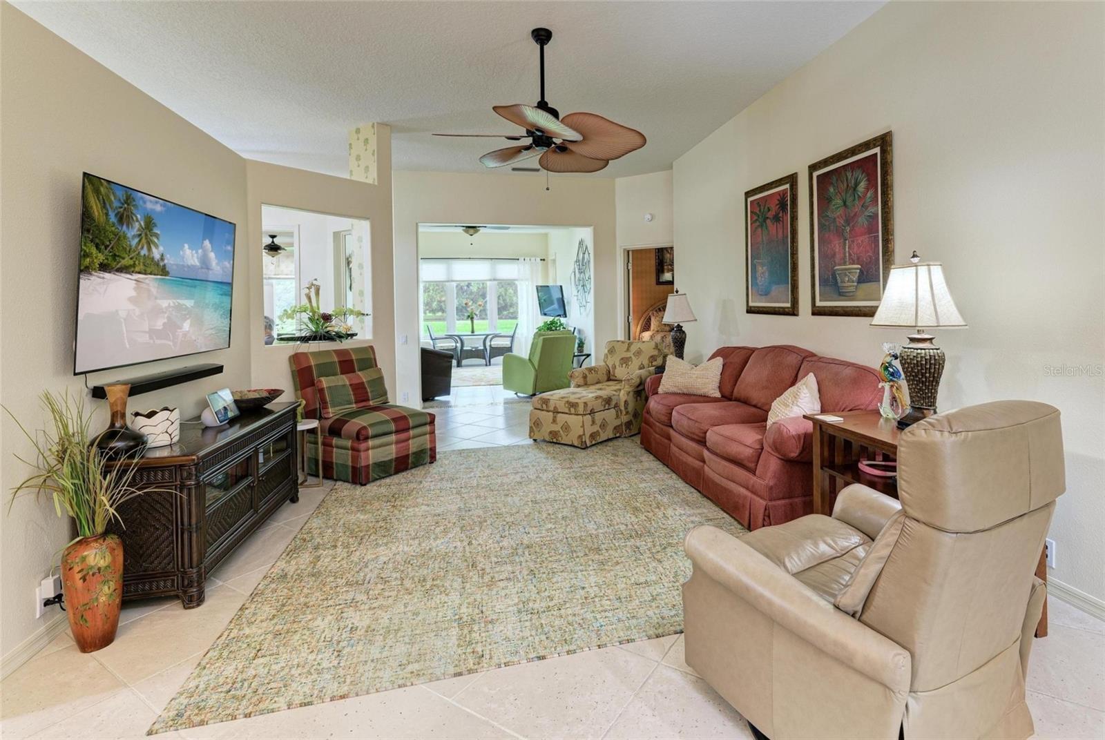 6635 Oakbrooke Cir Property Photo 7