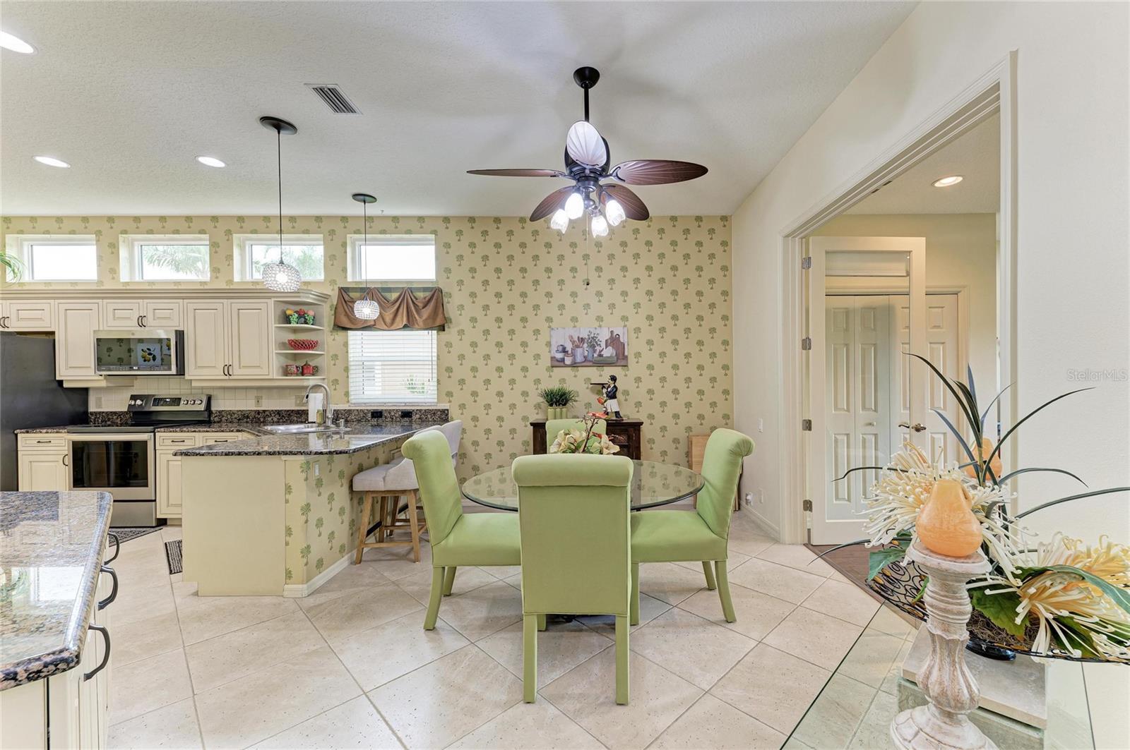 6635 Oakbrooke Cir Property Photo 12