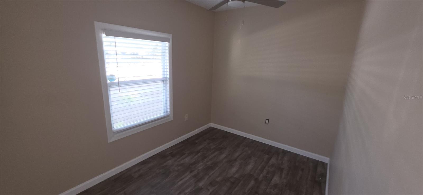 1868 Laurel St Property Photo 6