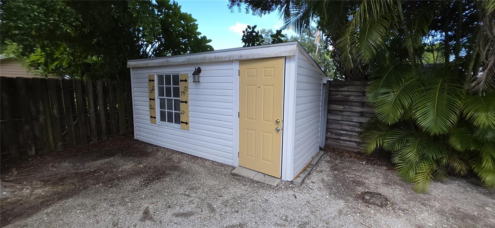 1868 Laurel St Property Photo 10