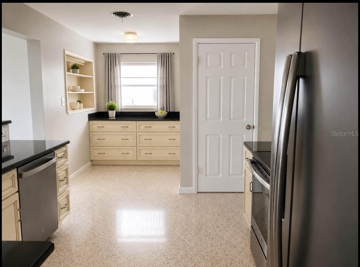 104 Northshore Ter Property Photo 10