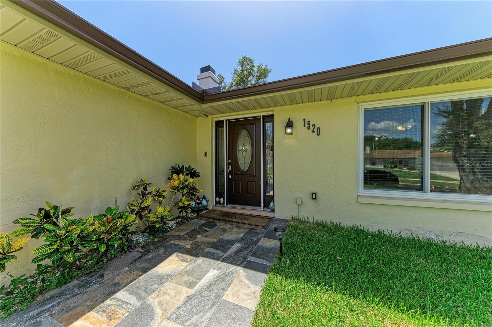1520 Sunnyhills Dr Property Photo 2