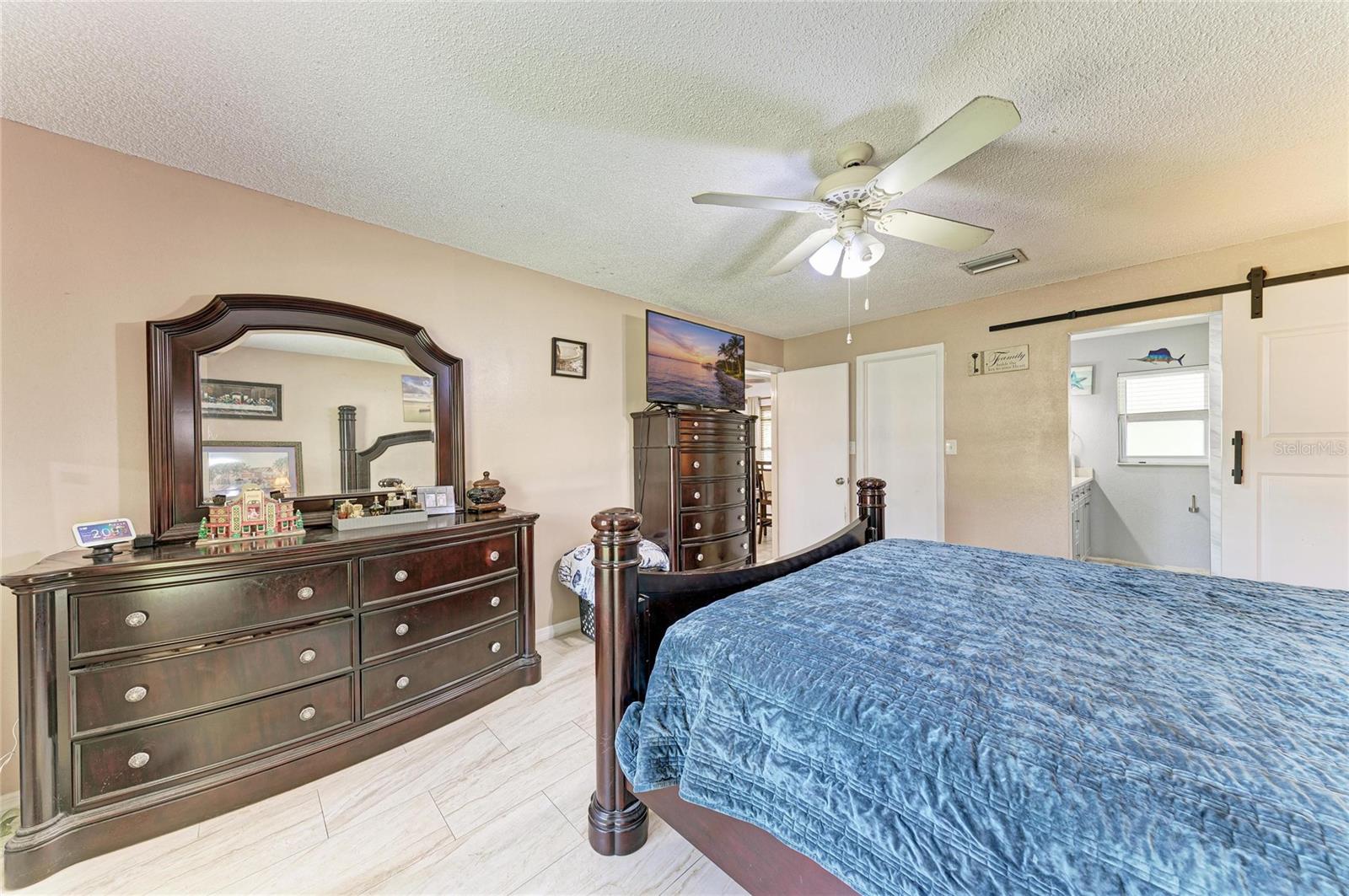 1520 Sunnyhills Dr Property Photo 15