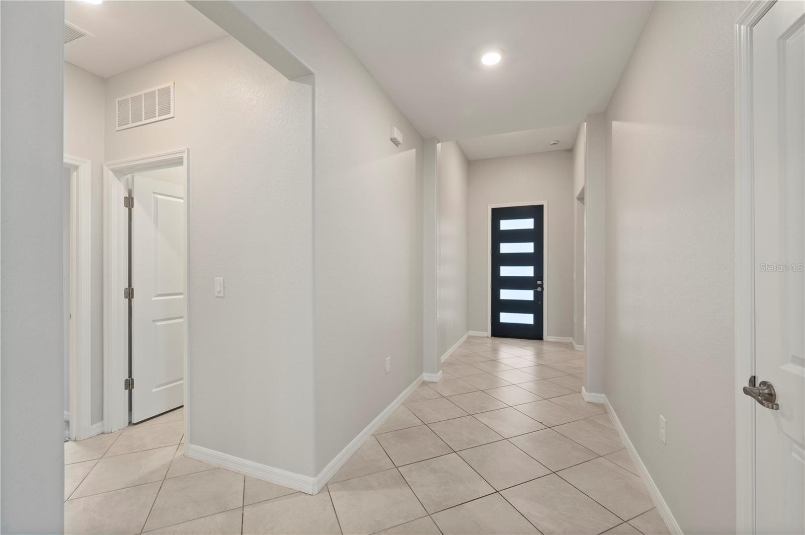 43572 Treadway Dr Property Photo 5