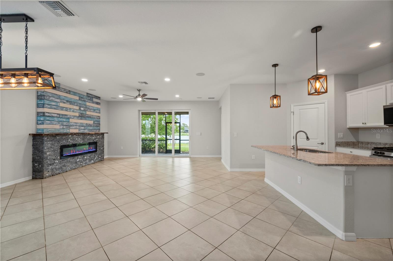 43572 Treadway Dr Property Photo 7
