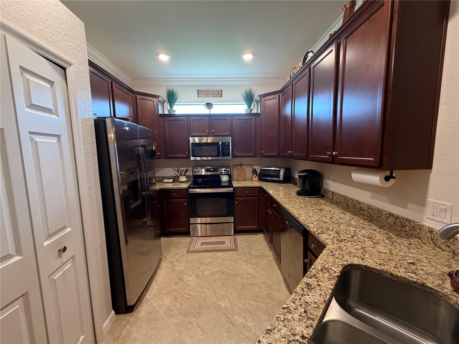 12320 Amica Loop Property Photo 13