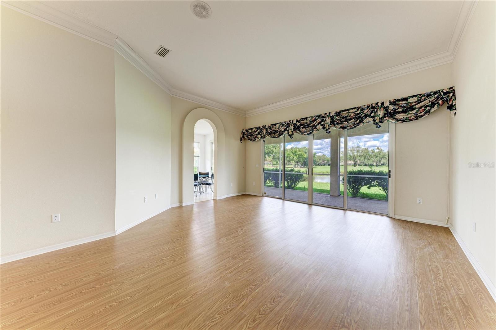 5489 Downham Mdws Property Photo 6