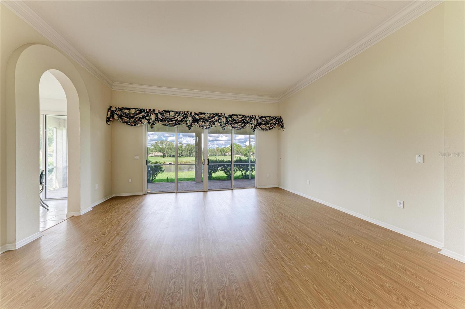 5489 Downham Mdws Property Photo 7