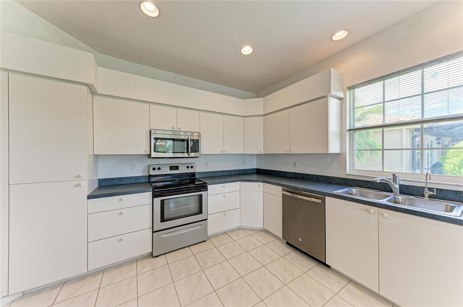 5489 Downham Mdws Property Photo 13