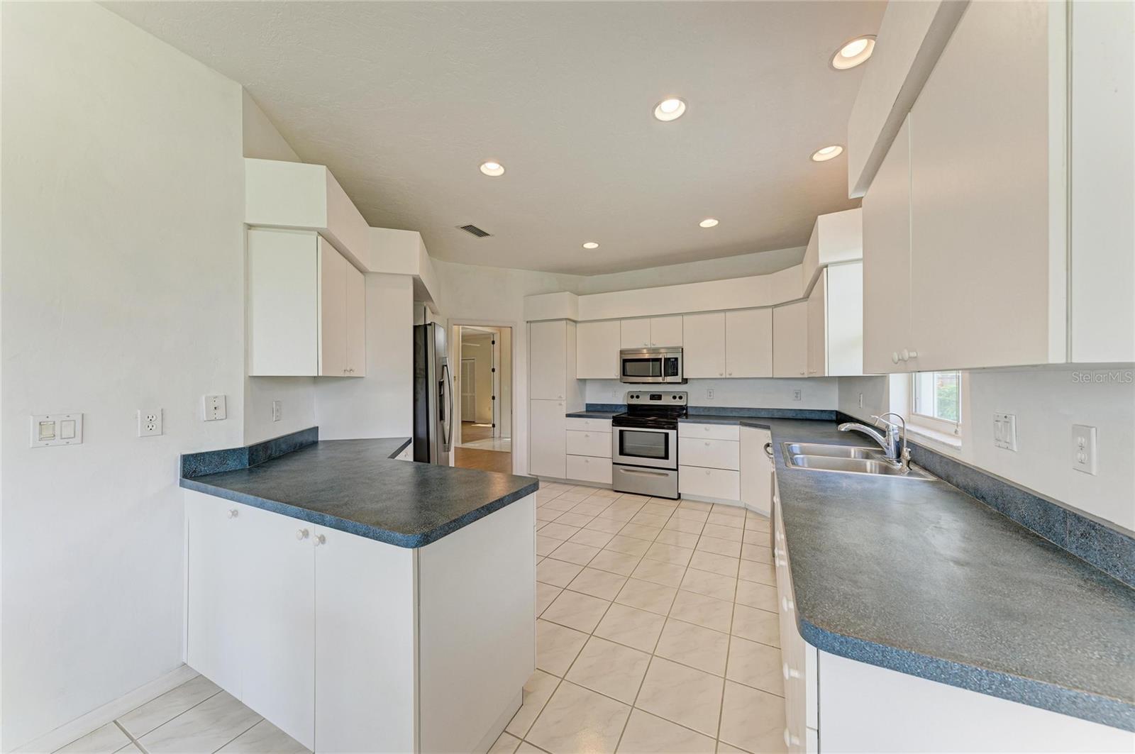 5489 Downham Mdws Property Photo 15