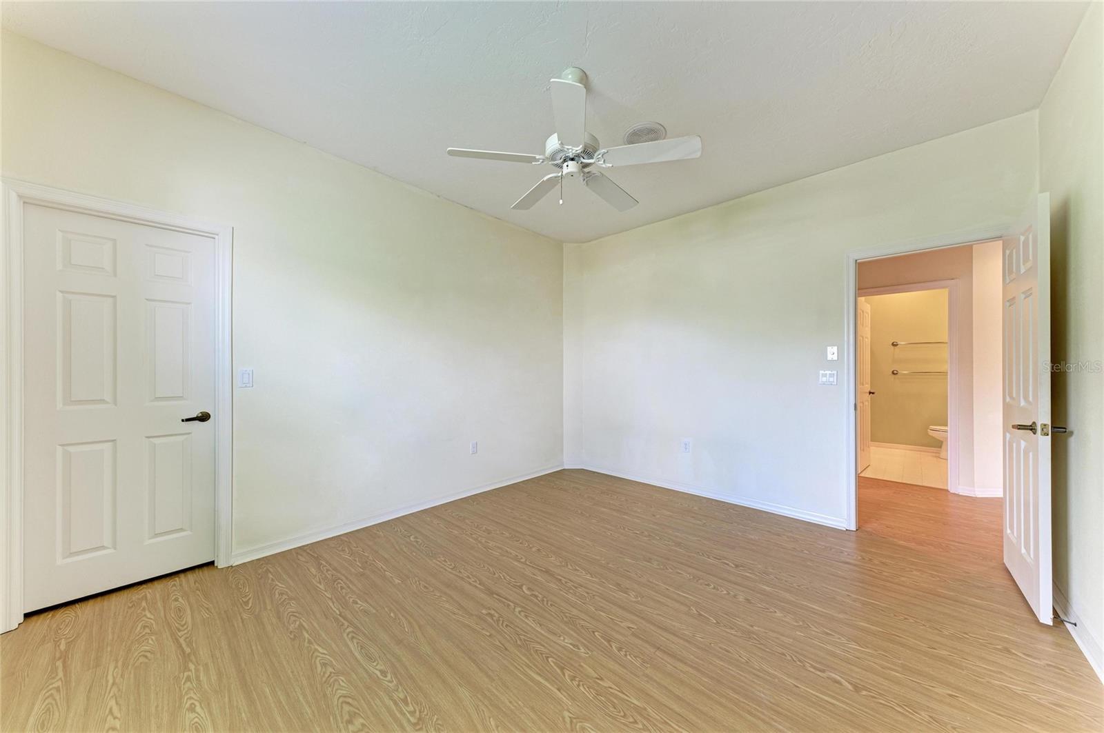 5489 Downham Mdws Property Photo 29