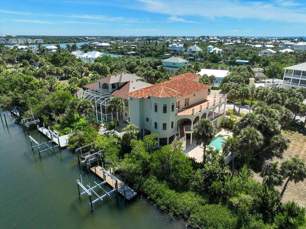 63 Palm Dr Property Photo 3