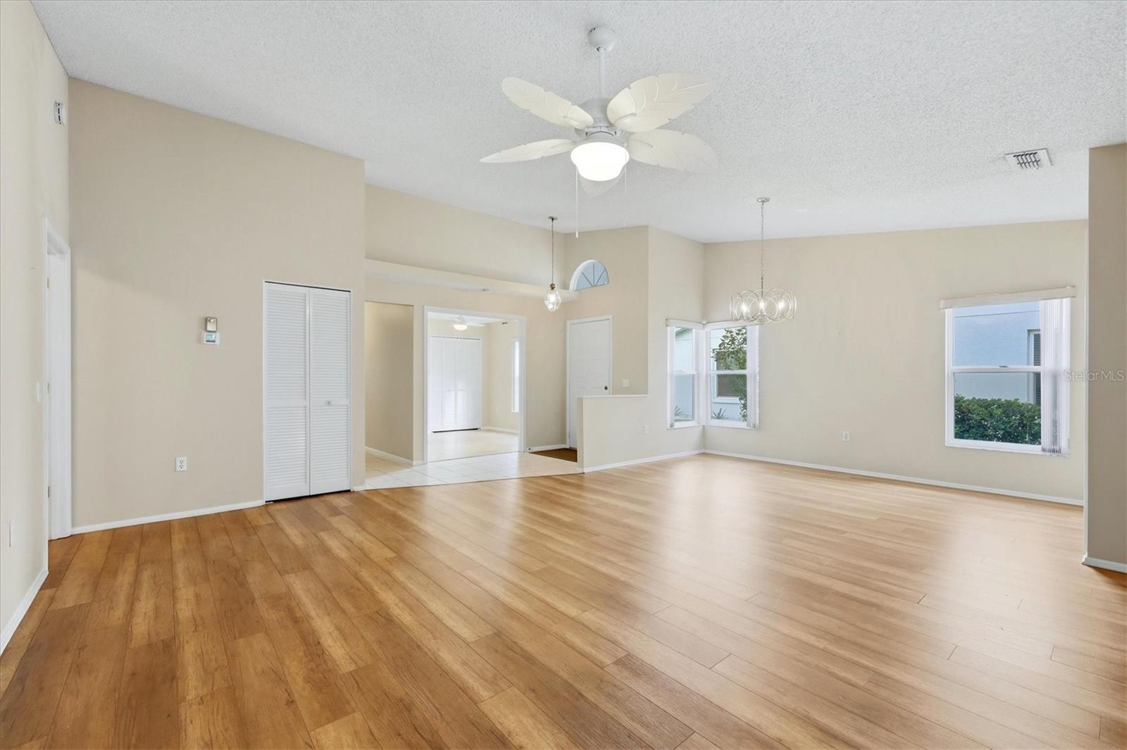 5837 Garden Lakes Dr Property Photo 10