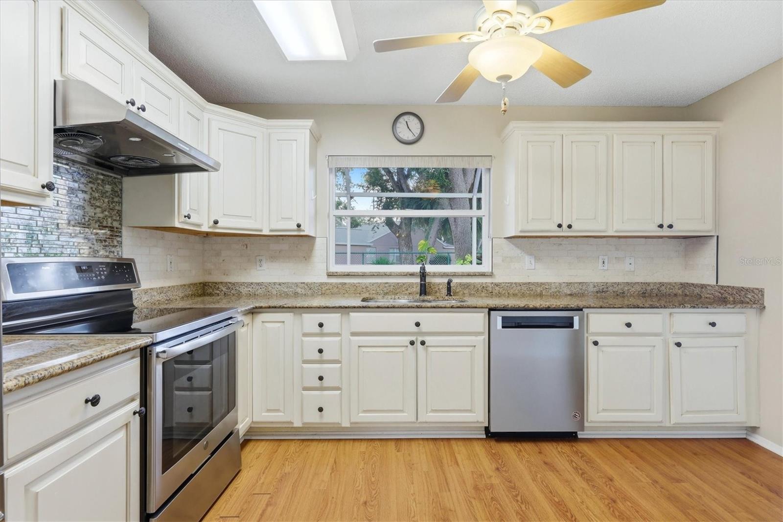 5837 Garden Lakes Dr Property Photo 14