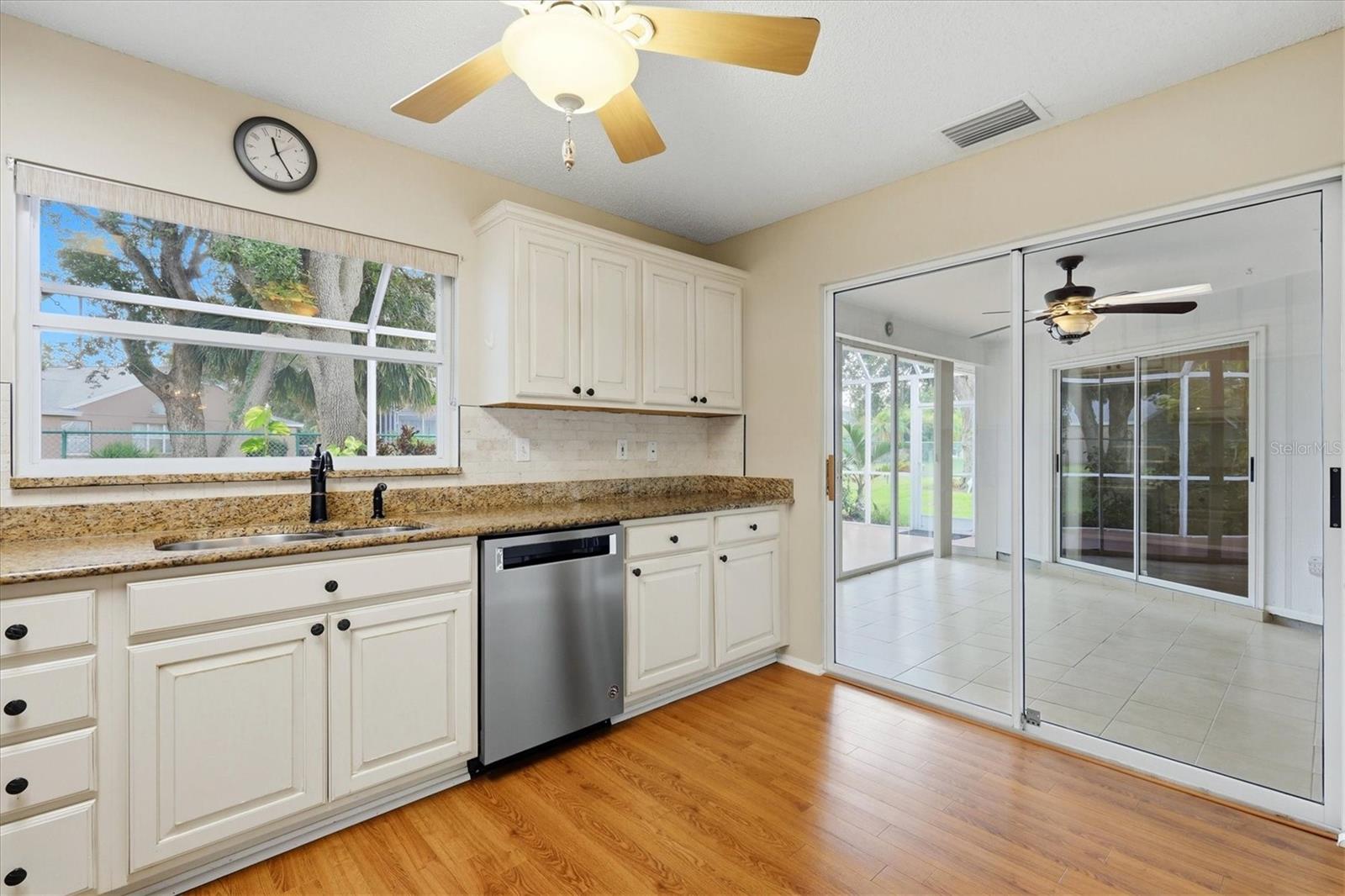 5837 Garden Lakes Dr Property Photo 16