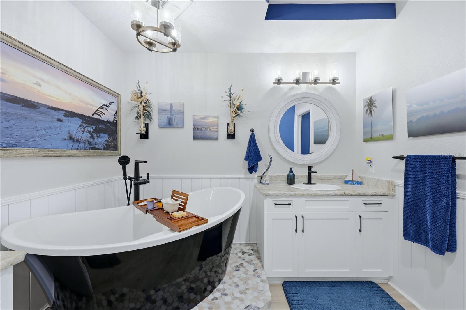 5531 Cannes Cir #403 Property Photo 7