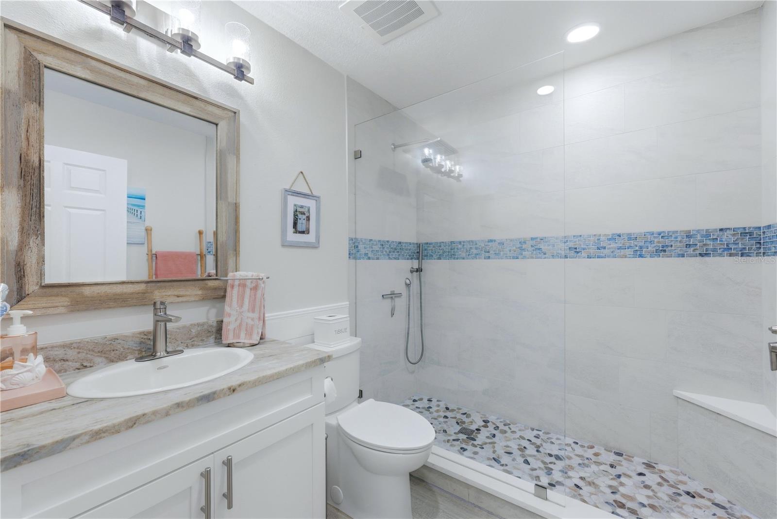 5531 Cannes Cir #403 Property Photo 9